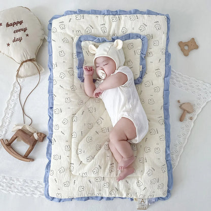 INS Winter Cartoon Print Beanie Velvet Mattress Maternity Room Mat Breathable and Comfortable Newborn Baby Sleeping with Pillow
